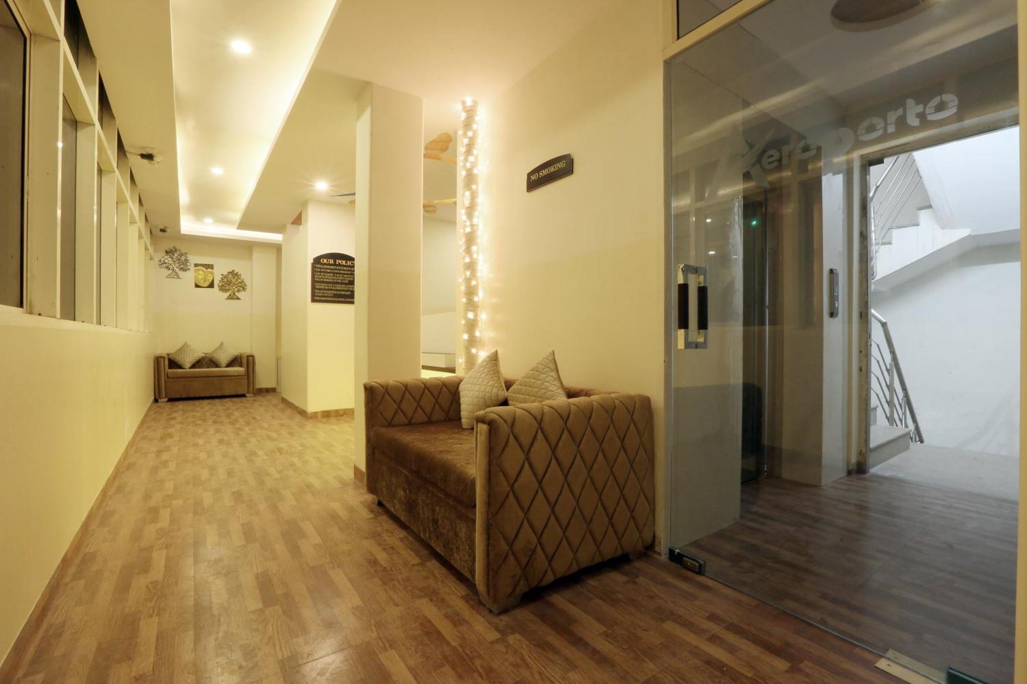 Plazzo Prime Plaza At Delhi Airport Panzió Új-Delhi Kültér fotó