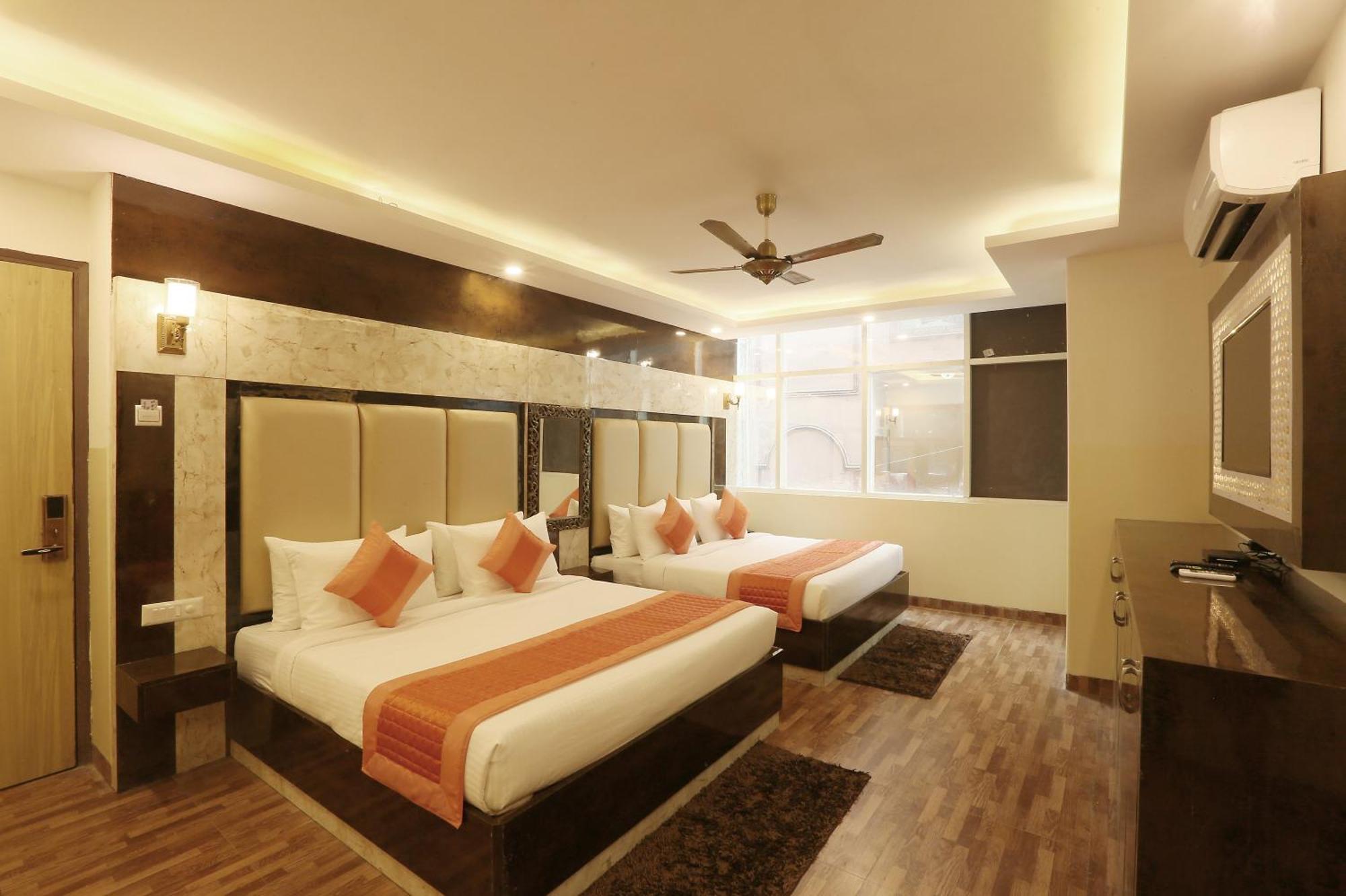 Plazzo Prime Plaza At Delhi Airport Panzió Új-Delhi Kültér fotó