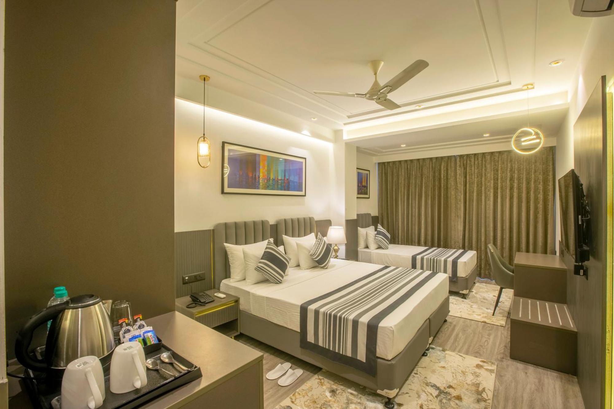 Plazzo Prime Plaza At Delhi Airport Panzió Új-Delhi Kültér fotó